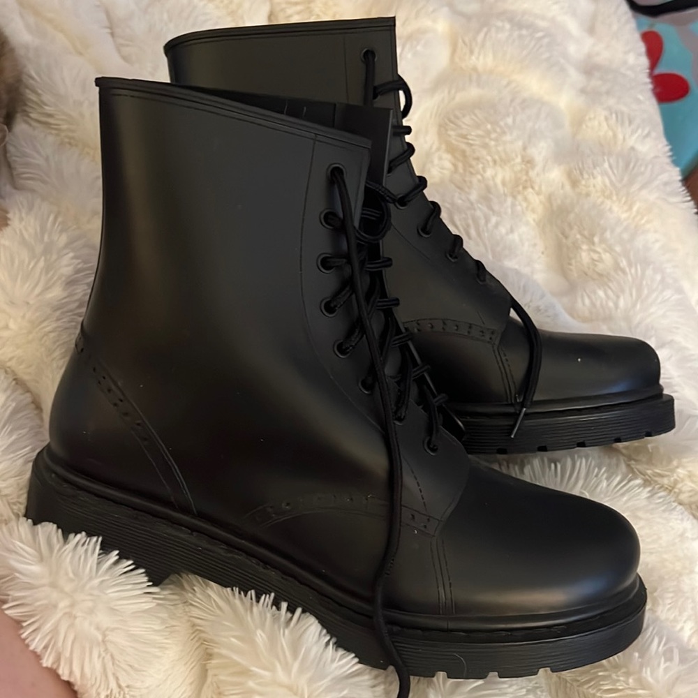 Madden Girl Rain Boots Black sz 10
